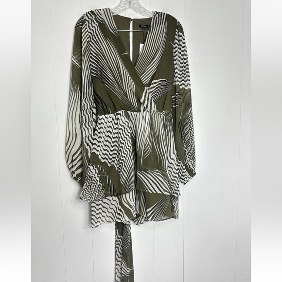 Express Pants - NWT Express Faux Wrap Romper Sz S  Balloon Sleeves Ruffle Layered Tropical
